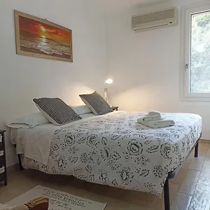 Villetta Ludovica , Solanas (Cagliari) Italia